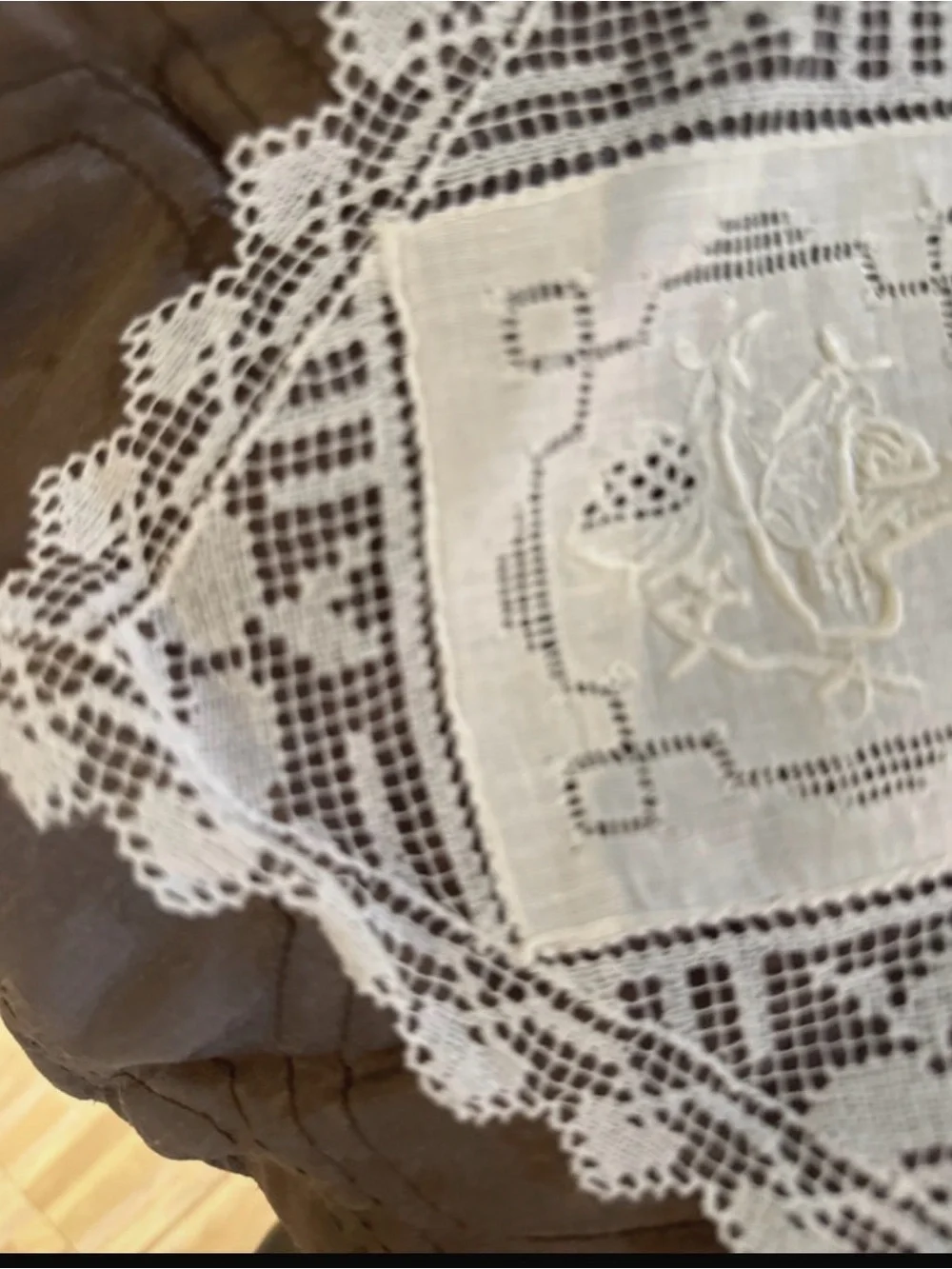 Vintage italian filet linen placemats set of 8 Floral Pattern